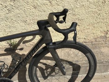 Specialized Tarmac Shimano 105 Di2 2025 Road & Gravel de segunda mano, Gris claro — imagen 6 de 12