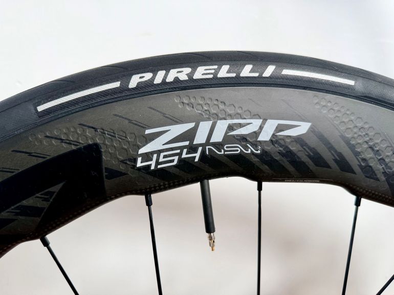 Tweedehands Pinarello DOGMA F SRAM RED ETAP AXS 2026 2026 Road & Gravel — afbeelding 6 van 25