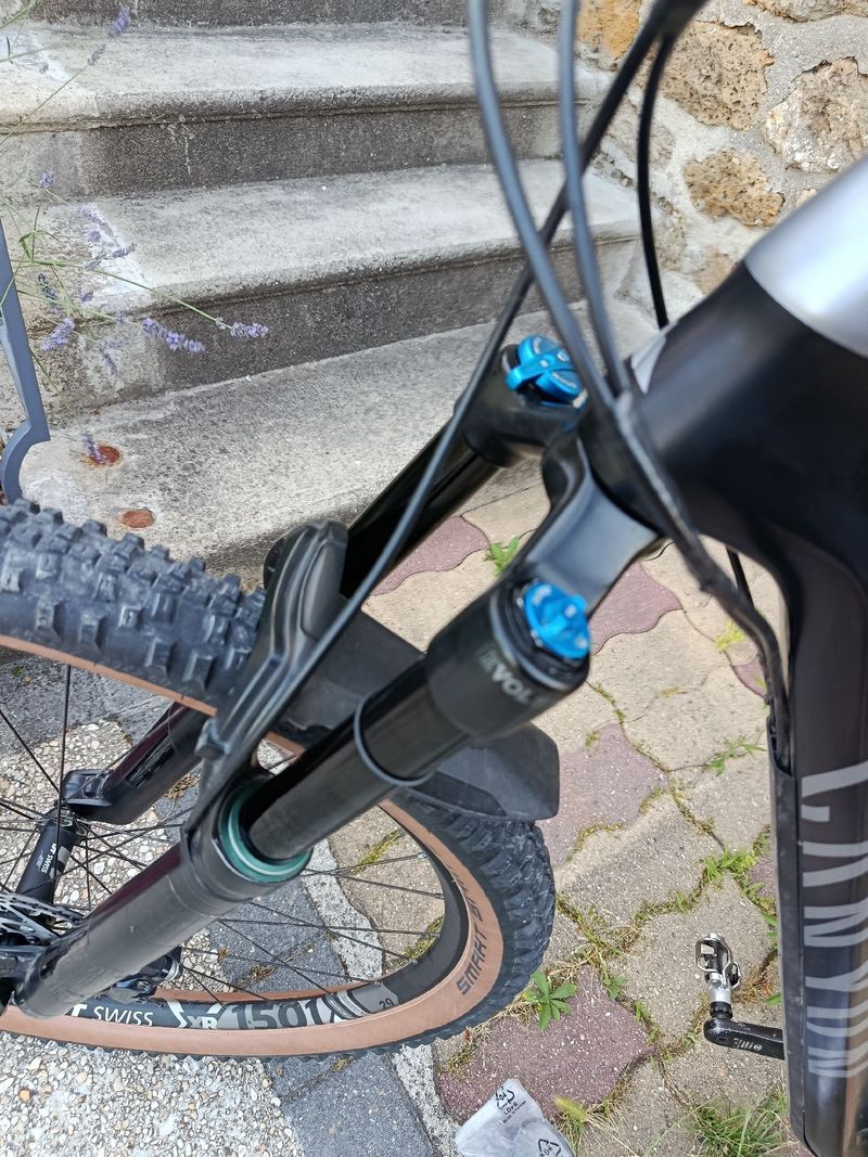 Used Canyon Neuron CF 9.0 2020 2020 Mountainbike, Light Gray, 27.5, 29 — image 6 of 8