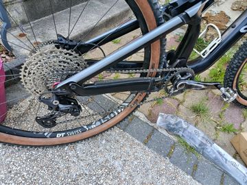 Used Canyon Neuron CF 9.0 2020 2020 Mountainbike, Light Gray, 27.5, 29 — image 3 of 8