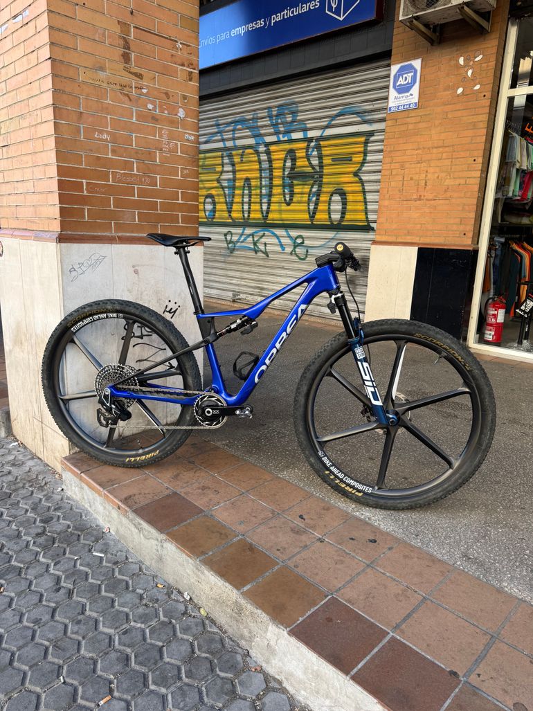 ORBEA OIZ M LTD FLIGHT ATTENDANT 2026 2026 Mountainbike de segunda mano, Azul — imagen 18 de 23
