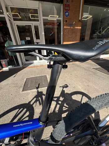 ORBEA OIZ M LTD FLIGHT ATTENDANT 2026 2026 Mountainbike de segunda mano, Azul — imagen 14 de 23