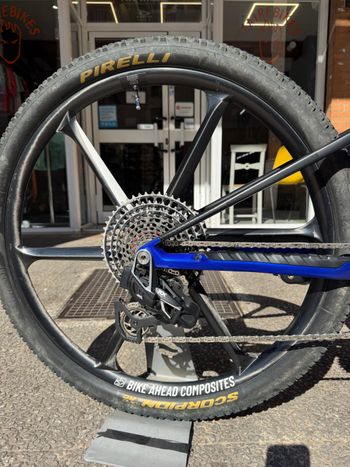 ORBEA OIZ M LTD FLIGHT ATTENDANT 2026 2026 Mountainbike de segunda mano, Azul — imagen 3 de 23