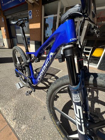 ORBEA OIZ M LTD FLIGHT ATTENDANT 2026 2026 Mountainbike de segunda mano, Azul — imagen 9 de 23