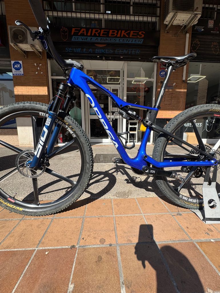 ORBEA OIZ M LTD FLIGHT ATTENDANT 2026 2026 Mountainbike de segunda mano, Azul — imagen 16 de 23