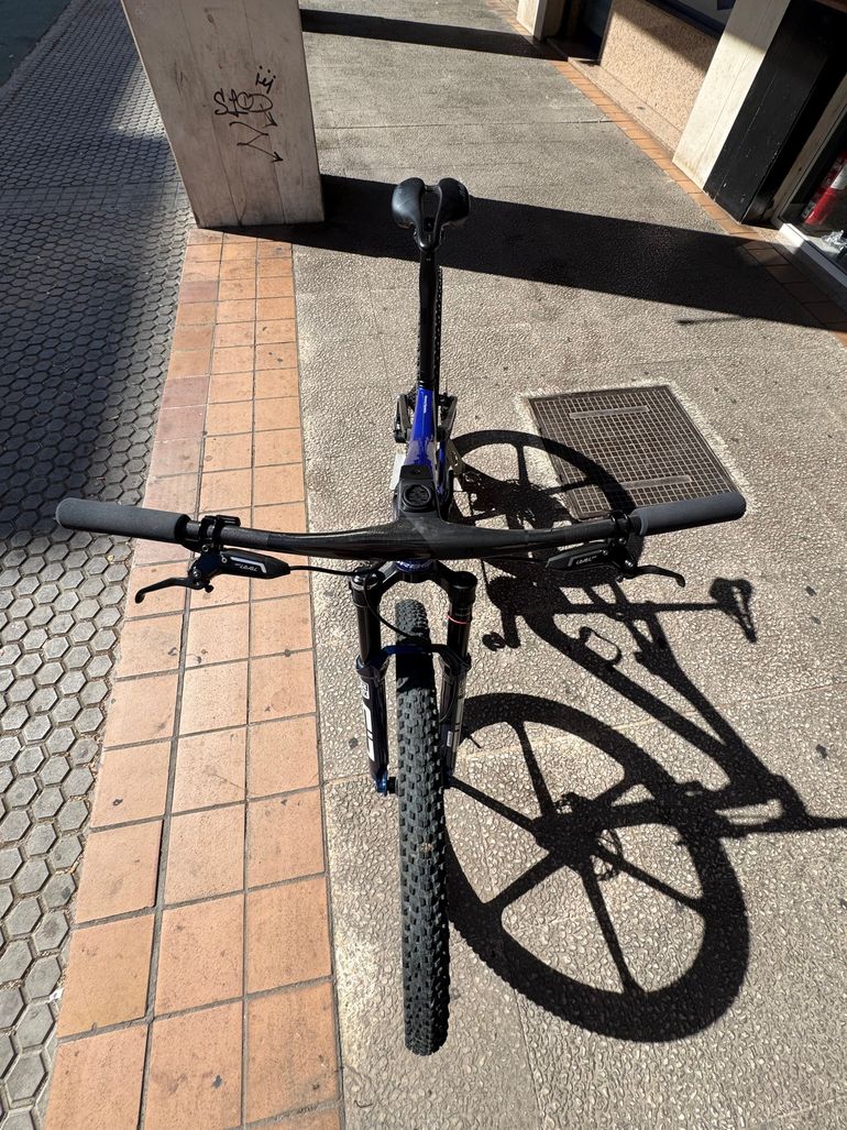 ORBEA OIZ M LTD FLIGHT ATTENDANT 2026 2026 Mountainbike de segunda mano, Azul — imagen 7 de 23