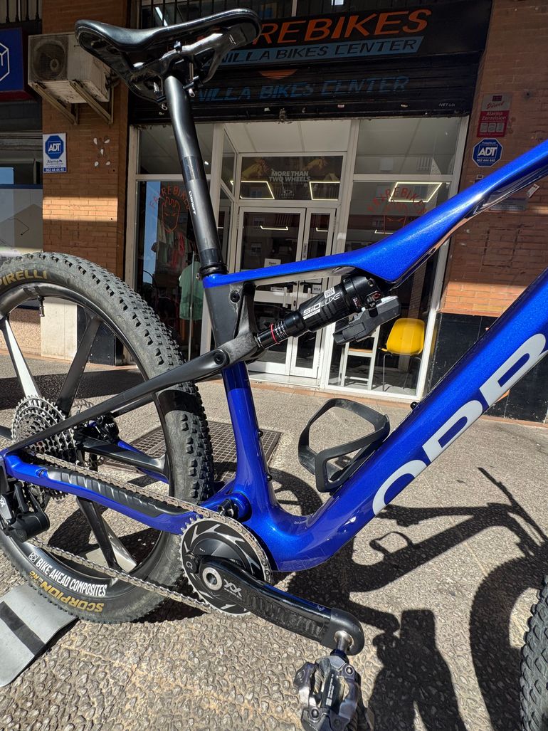 ORBEA OIZ M LTD FLIGHT ATTENDANT 2026 2026 Mountainbike de segunda mano, Azul — imagen 10 de 23