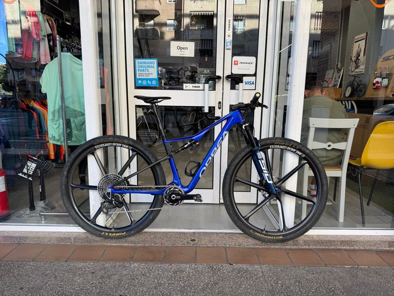 ORBEA OIZ M LTD FLIGHT ATTENDANT 2026 2026 Mountainbike de segunda mano, Azul — imagen 23 de 23