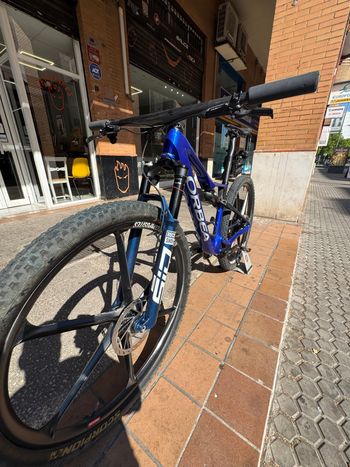 ORBEA OIZ M LTD FLIGHT ATTENDANT 2026 2026 Mountainbike de segunda mano, Azul — imagen 15 de 23