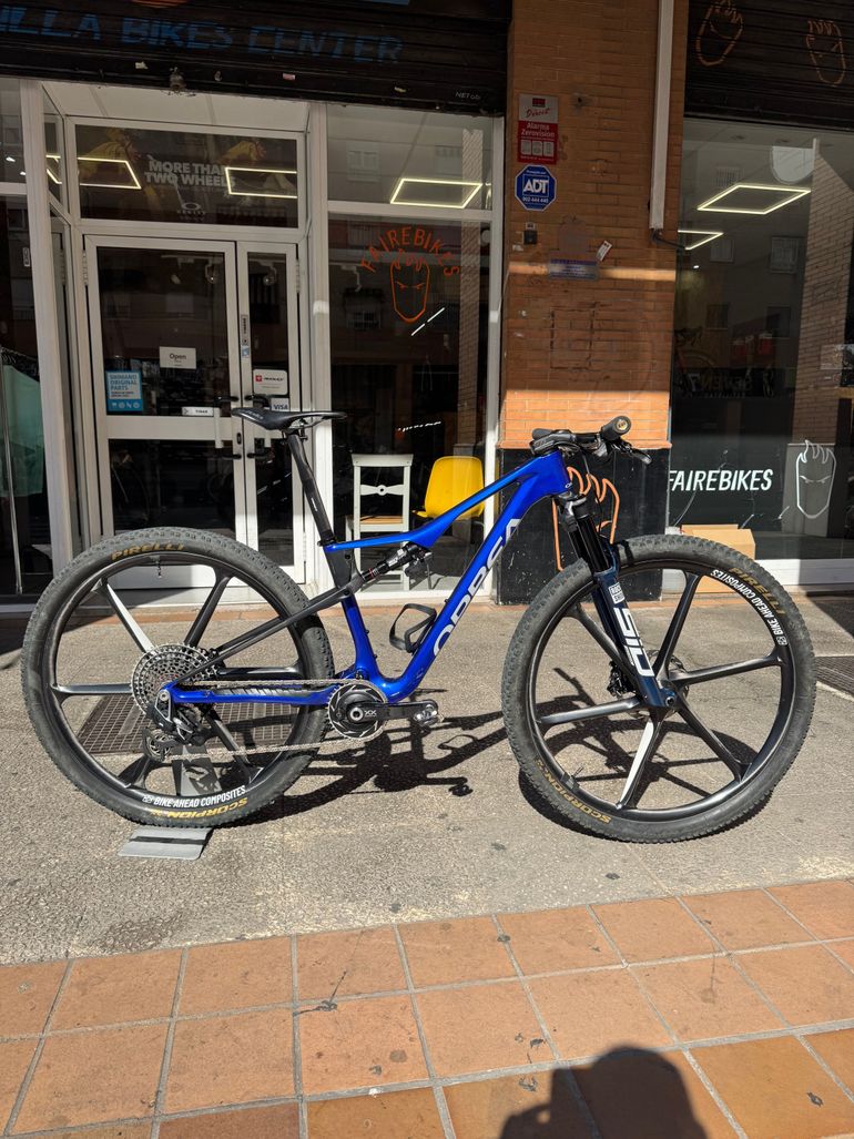 ORBEA OIZ M LTD FLIGHT ATTENDANT 2026 2026 Mountainbike de segunda mano, Azul — imagen 1 de 23