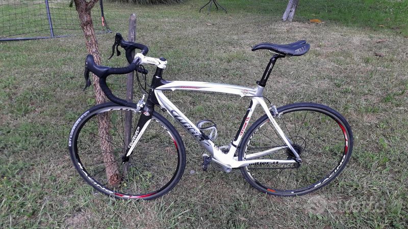Used Wilier Izoard 2011 Road & Gravel, White — image 3 of 5