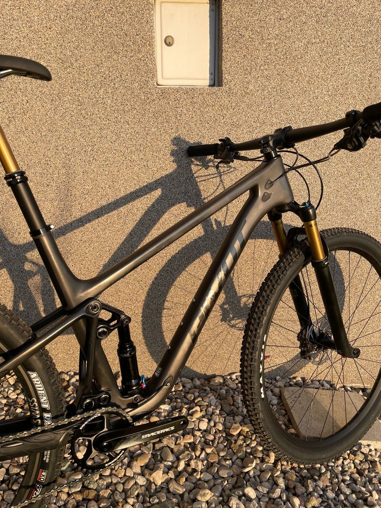Used Pivot Mach 4 Shimano XTR 2024 Mountainbike, Black — image 8 of 10