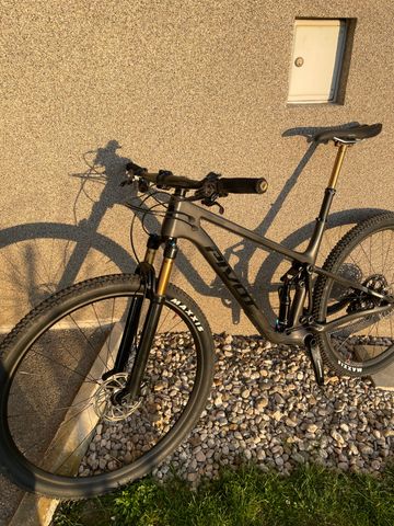 Brugt Pivot Mach 4 Shimano XTR 2024 Mountainbike — billede 2 af 10