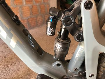 Ghost Path Riot Advanced 2025 Mountainbike usato, Grigio chiaro — immagine 8 di 8