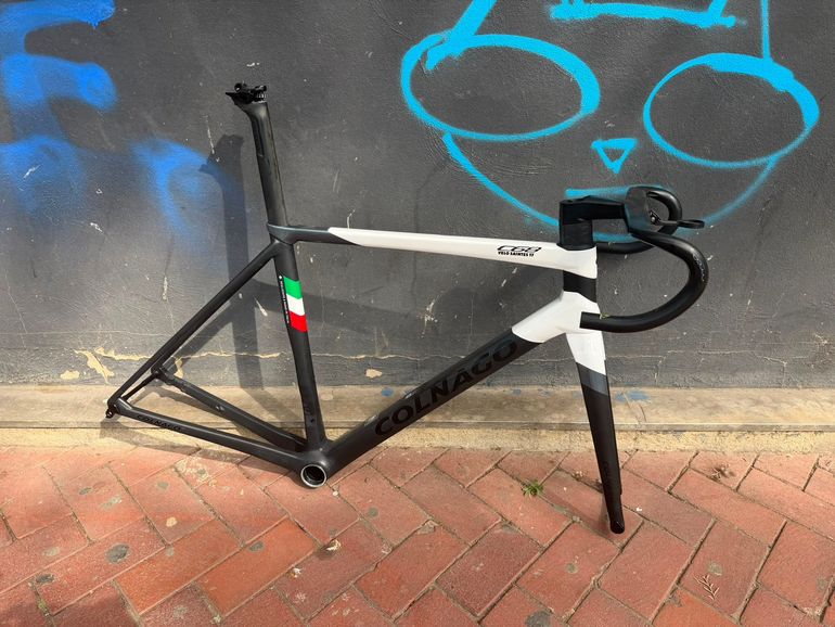 Tweedehands Colnago C68 Allroad Disc Dura-Ace Di2 9200 w/Dura-Ace C50 Wheels 2023 Frameset 2023 Road & Gravel — afbeelding 1 van 7