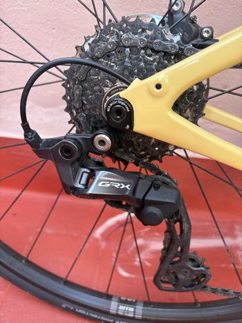 Używany Cannondale Topstone Carbon 3 2025 2025 Road & Gravel — zdjęcie 3 z 7