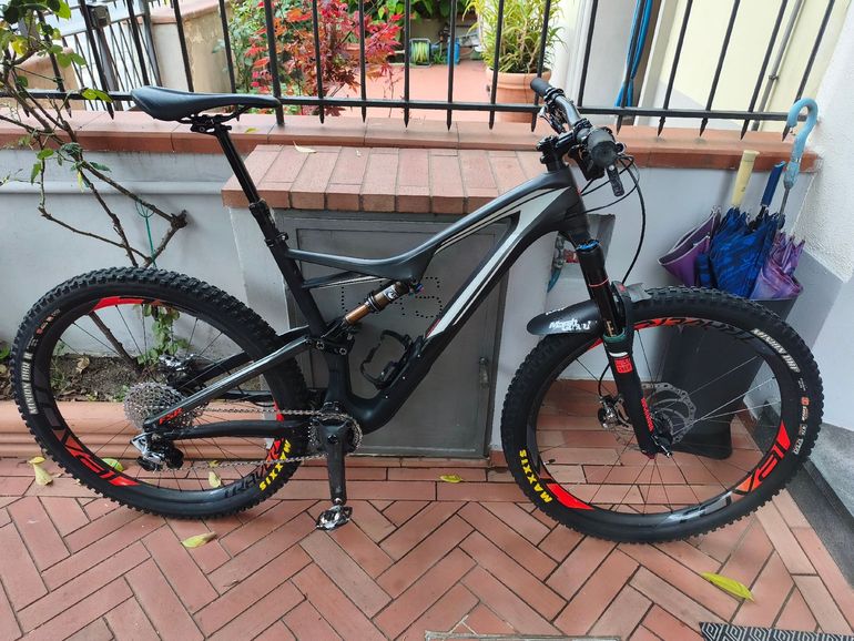 Specialized S-Works Stumpjumper FSR 650b 2016 2016 Mountainbike de segunda mano, Gris claro — imagen 1 de 15