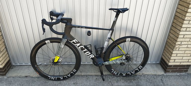 Używany Factor OSTRO VAM - SRAM Red w/ Power Meter - New 2024 2024 Road & Gravel — zdjęcie 2 z 7