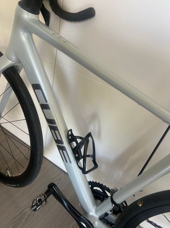 CUBE ATTAIN, RACE 2026 2026 Road & Gravel de segunda mano, Gris claro — imagen 5 de 6