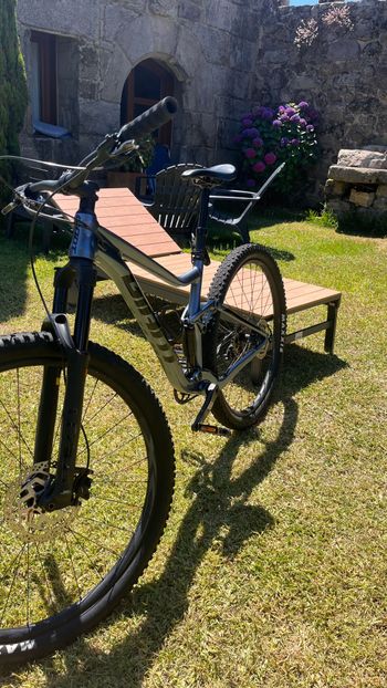 Giant Stance 2022 2022 Mountainbike d'occasion — image 3 sur 13