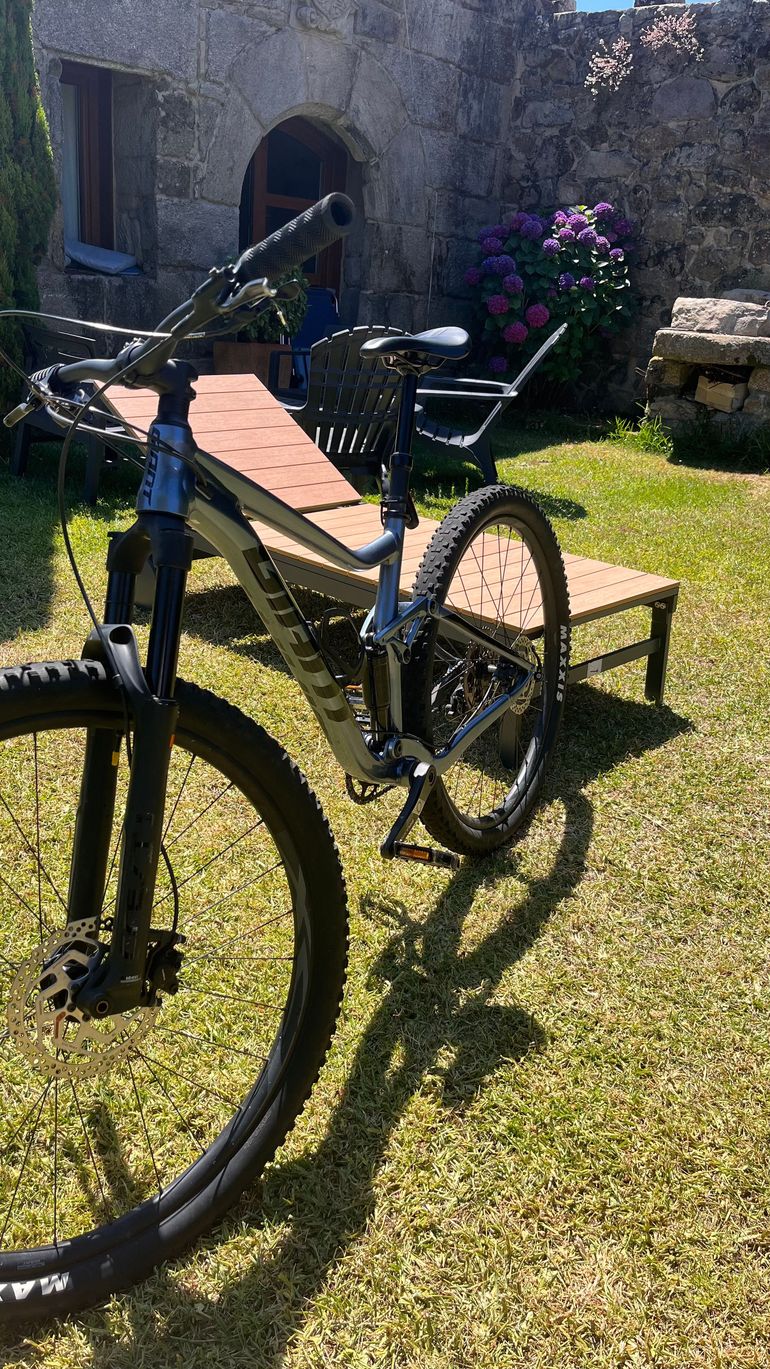 Giant Stance 2022 2022 Mountainbike d'occasion — image 3 sur 13