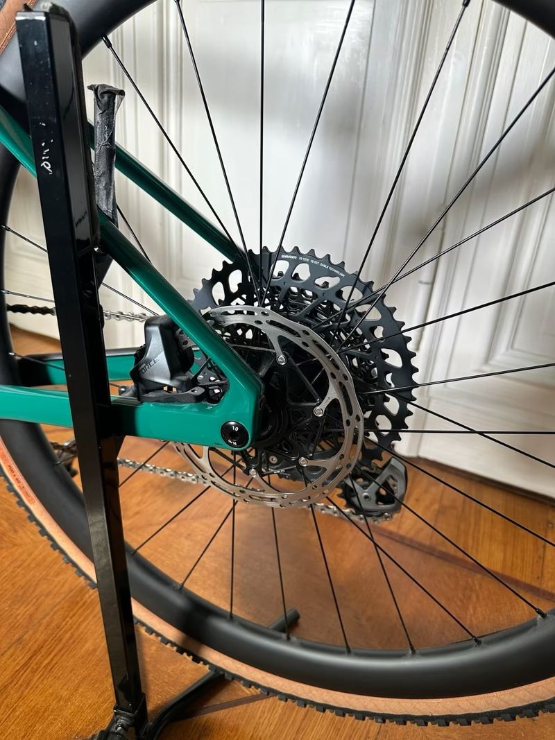 Used BMC URS 01 TWO 2021 2021 Road & Gravel, Green — image 4 of 8