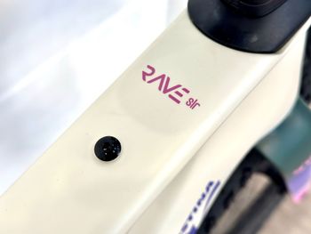Wilier Rave SLR - Gravel SRAM RED XPLR AXS E1 1X13S 2025 2025 Road & Gravel de segunda mano, Blanco — imagen 6 de 9