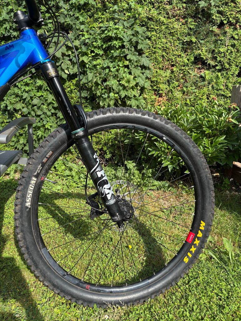 Used Ghost Riot AM AL Essential Custom Shimano Deore XT 2022 Mountainbike, Blue — image 9 of 18