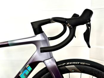 Použité Bianchi Infinito Launch Edition ULTEGRA DI2 2026 2026 Road & Gravel — obrázek 6 z 10