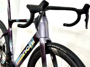Použité Bianchi Infinito Launch Edition ULTEGRA DI2 2026 2026 Road & Gravel — obrázek 8 z 10