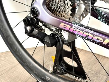 Použité Bianchi Infinito Launch Edition ULTEGRA DI2 2026 2026 Road & Gravel — obrázek 4 z 10