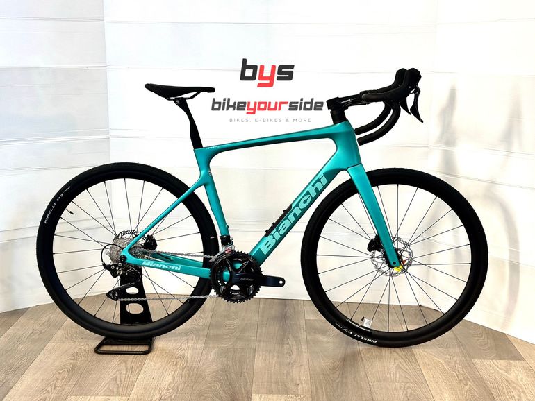 Used Bianchi Infinito 105 2026 2026 Road & Gravel, Green — image 1 of 8