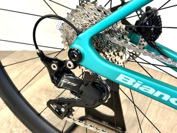 Used Bianchi Infinito 105 2026 2026 Road & Gravel, Green — image 5 of 8