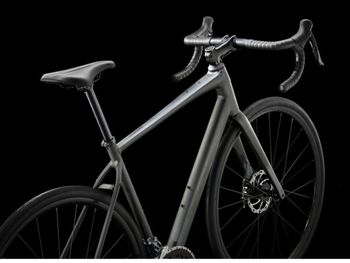 Trek Domane AL 2 Gen 4 2024 2024 Road & Gravel de segunda mano, Negro — imagen 2 de 4