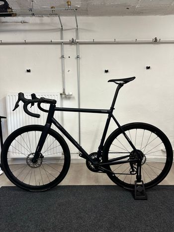 Used Standert Kreissäge RS Black Widow Sram Force AXS D2 2024 2024 Road & Gravel, Blue — image 2 of 24