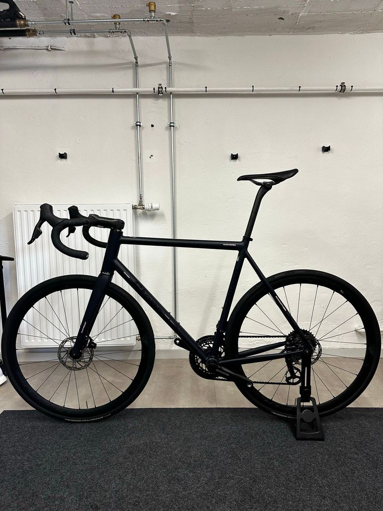 Used Standert Kreissäge RS Black Widow Sram Force AXS D2 2024 2024 Road & Gravel, Blue — image 2 of 24