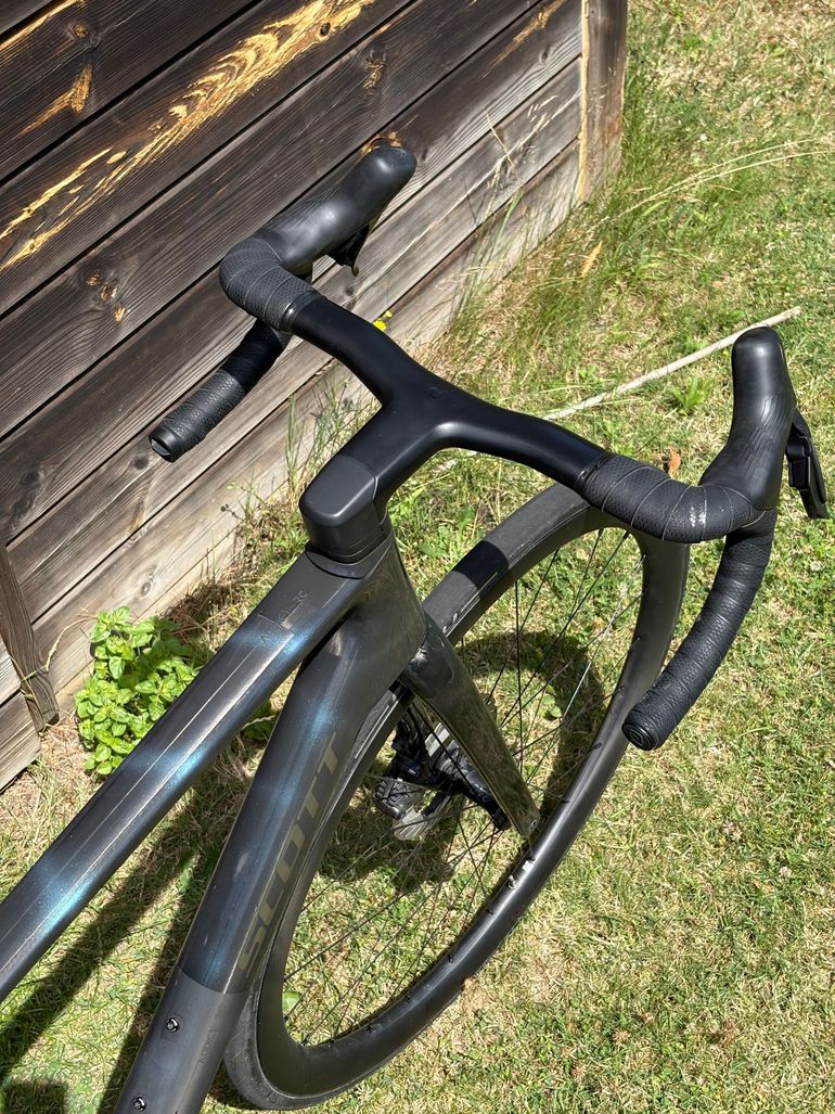 Gebrauchtes Scott Addict RC 10 2025 2025 Road & Gravel, Schwarz — Bild 9 von 11