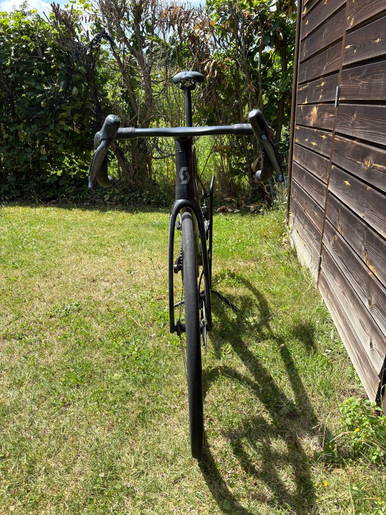 Gebrauchtes Scott Addict RC 10 2025 2025 Road & Gravel, Schwarz — Bild 8 von 11