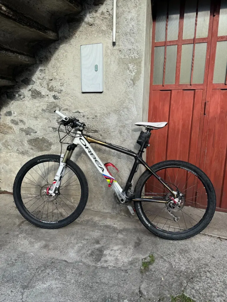 Orbea ALMA CARBON 2008 LTD EDITION 2008 Mountainbike de segunda mano, Blanco — imagen 1 de 7