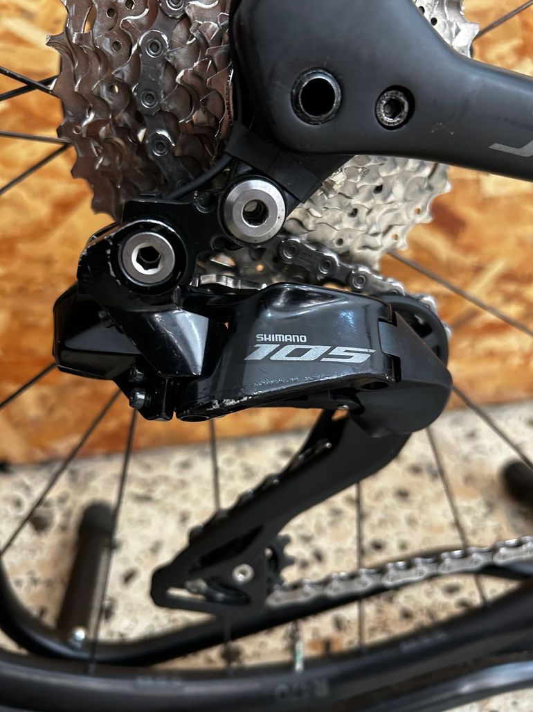 Použité Specialized Tarmac SL7 Comp - Shimano 105 Di2 2025 2025 Road & Gravel — obrázek 4 z 15