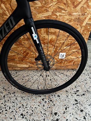 Použité Specialized Tarmac SL7 Comp - Shimano 105 Di2 2025 2025 Road & Gravel — obrázek 5 z 15