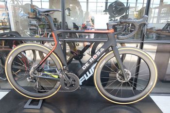 Tweedehands De Rosa DeRosa SK Pininfarina 56cm Carbon Dura Ace Di2 (2022) 2022 Racefiets & gravel