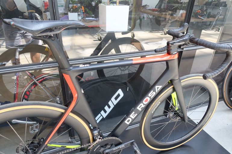 Used De Rosa DeRosa SK Pininfarina 56cm Carbon Dura Ace Di2 (2022) 2022 Road & Gravel, Black — image 3 of 10
