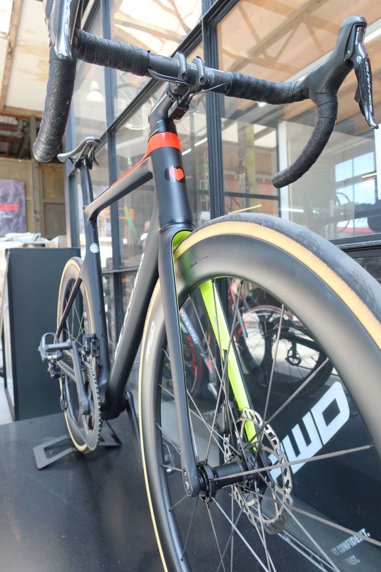 Used De Rosa DeRosa SK Pininfarina 56cm Carbon Dura Ace Di2 (2022) 2022 Road & Gravel, Black — image 5 of 10