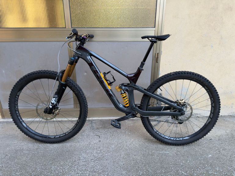Trek Slash 9.8 GX 2022 2022 Mountainbike d'occasion — image 2 sur 7