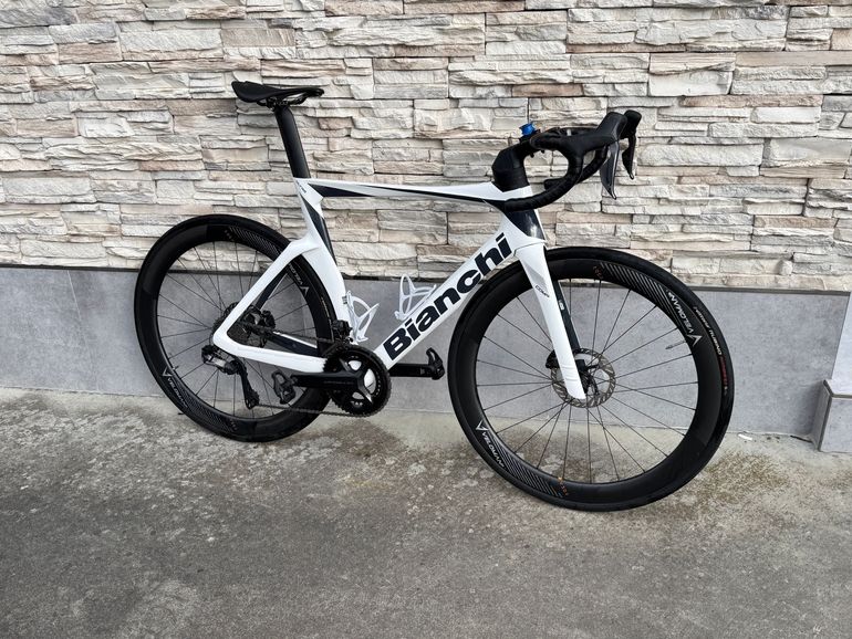 Used Bianchi Oltre PRO SHIMANO ULTEGRA DI2 2024 2024 Road & Gravel, White — image 3 of 4
