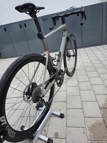 Použité BMC Roadmachine 01 THREE 2023 2023 Road & Gravel — obrázek 3 z 17
