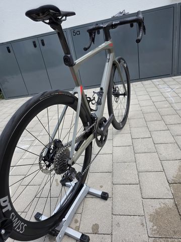 Used BMC Roadmachine 01 THREE 2023 2023 Road & Gravel, Light Gray — image 3 of 17