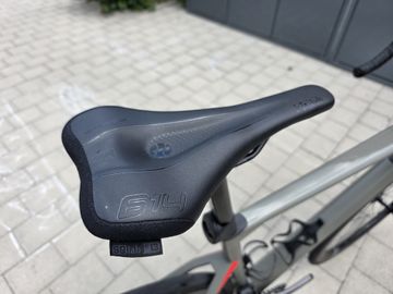 Used BMC Roadmachine 01 THREE 2023 2023 Road & Gravel, Light Gray — image 6 of 17