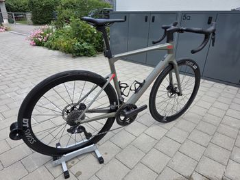 Použité BMC Roadmachine 01 THREE 2023 2023 Road & Gravel — obrázek 2 z 17